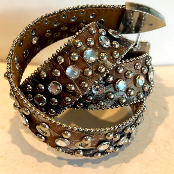 Rhinestone Studded Belt Sz 29.5” - Picture 4 of 9